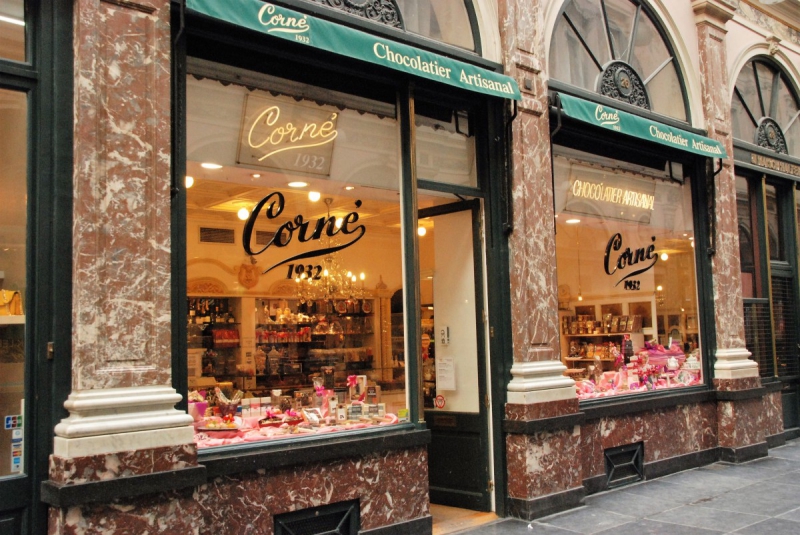 ecommerce-CARQUEIRANNE-min_chocolate_chocolaterie_shop_luxury_chic_gallery_brussels_belgium-558146